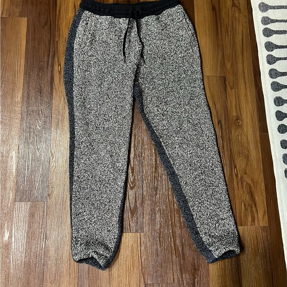 SET Alala Textured Retreat Boucle Knit cowl Sweater and Joggers - Picture 5 of 9